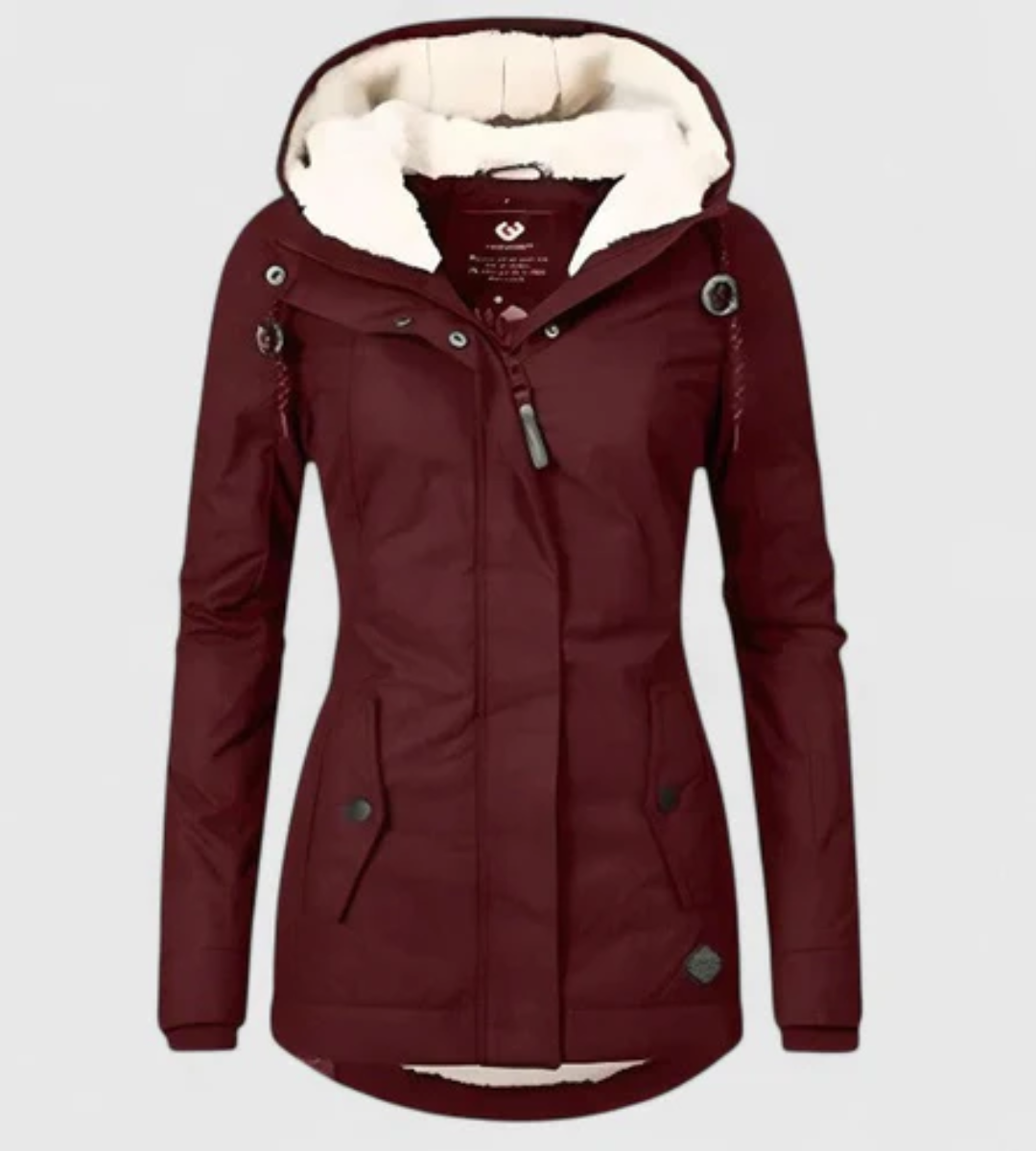 MARÍA – Veekindel talvejope kapuutsiga