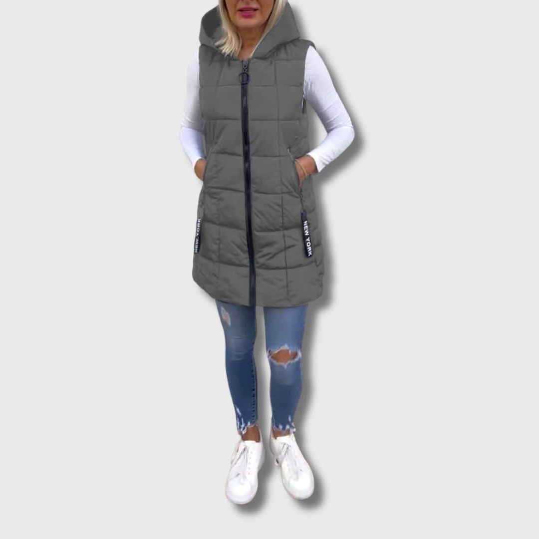 Claudia | Polsterdatud vest kapuutsiga